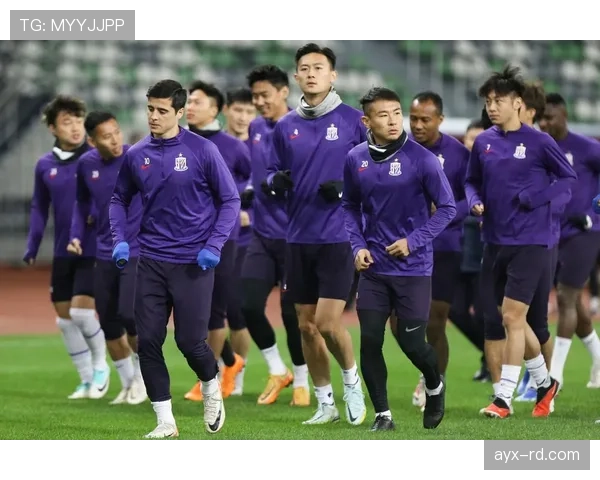 蓝宝助阵申花，携手共迎新赛季挑战