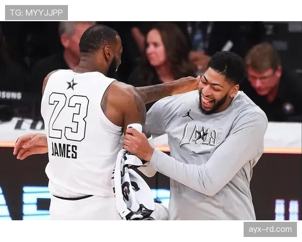 匈牙利队新赛季震撼登场,红白绿战袍点燃激情与荣耀 匈牙利队新赛季震撼登场,红白绿战袍点燃激情与荣耀