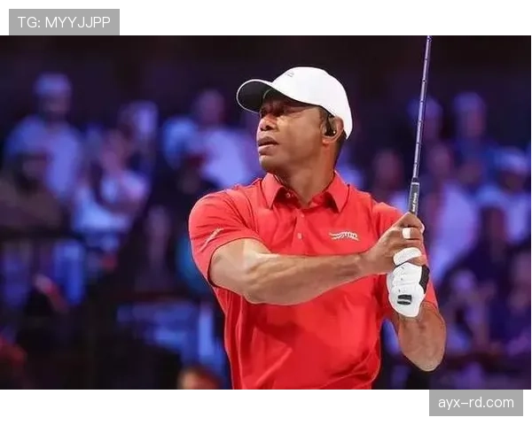 泰格伍兹又换豪车了？这年头球场外的他比比赛还亮眼啊！