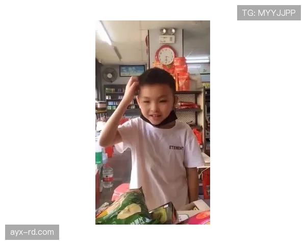 看到吕小军餐厅账单那一刻，我的月薪瞬间降格成零食钱