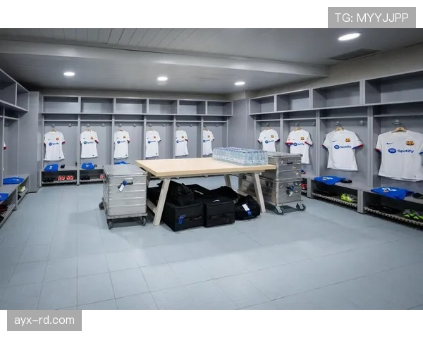 皮克这豪宅派对开得，连巴萨更衣室都显得朴素了